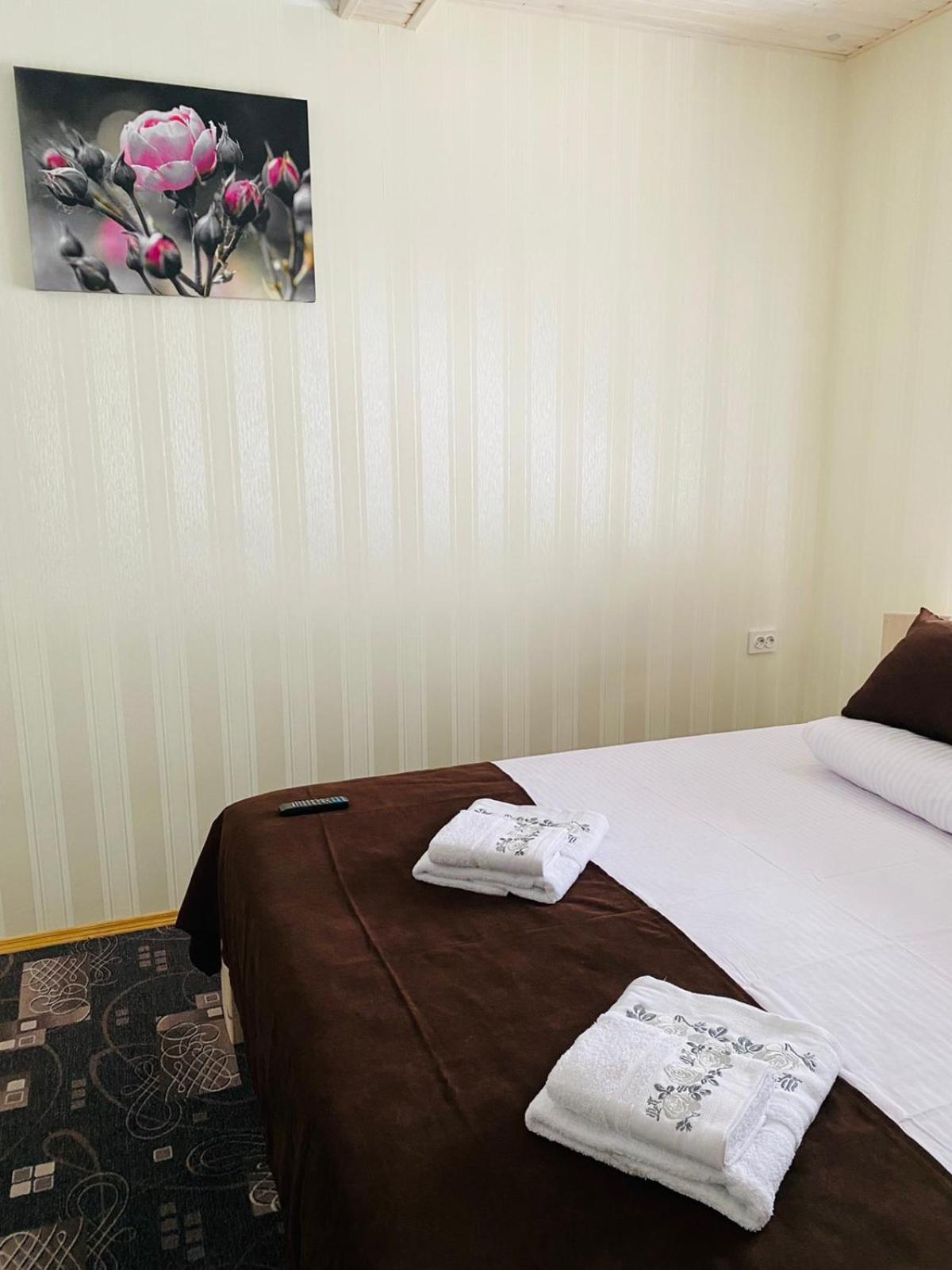 Під Явором New Hotel Drogomirchany Ruang foto
