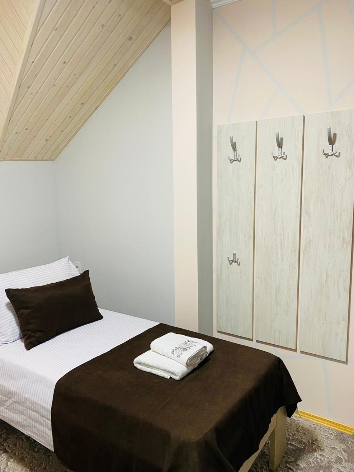 Під Явором New Hotel Drogomirchany Ruang foto